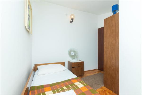 Apartment A1, for 5 persons