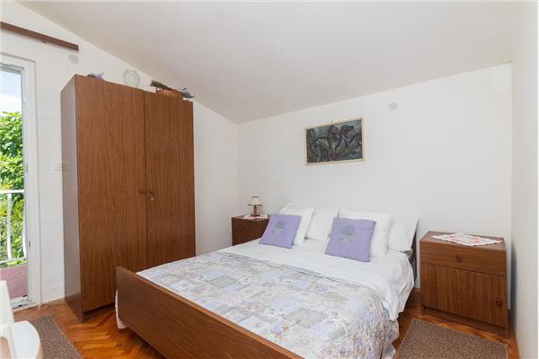 Apartment A1, for 5 persons