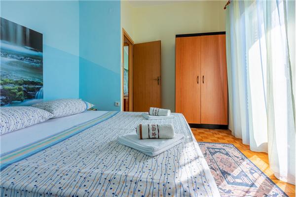 Apartment A1, for 5 persons