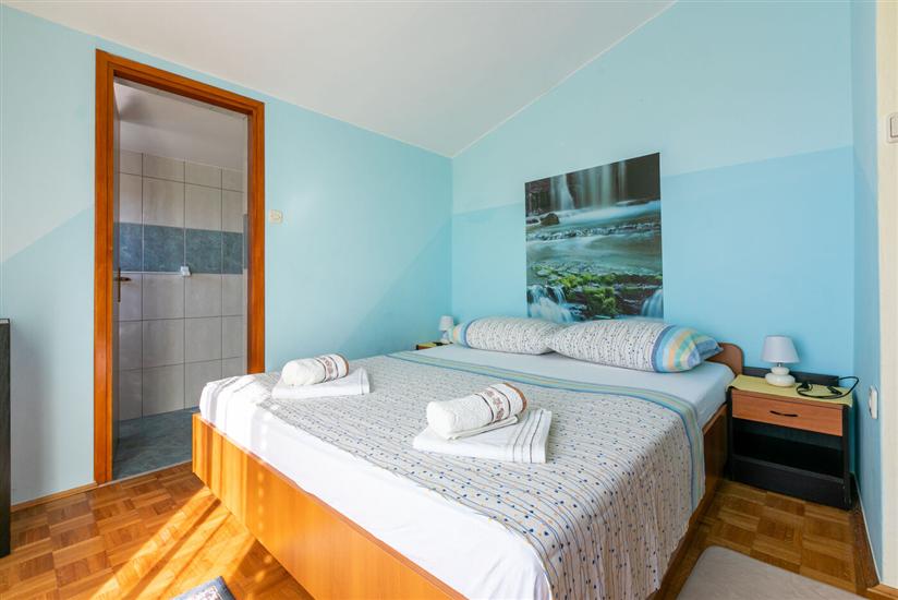 Apartment A1, for 5 persons