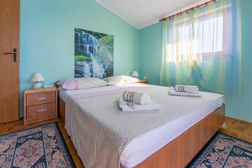 Apartment A1, for 5 persons