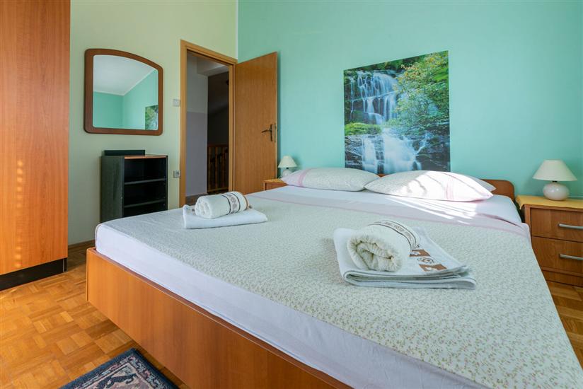 Apartment A1, for 5 persons