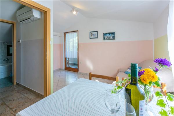 Apartment A1, for 5 persons