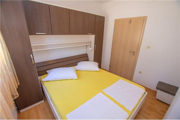 Apartment A1, for 5 persons