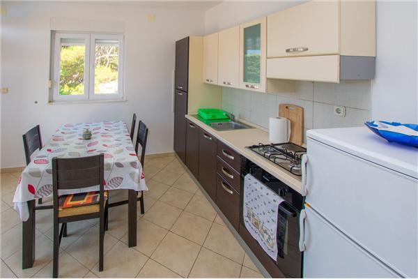 Apartment A1, for 5 persons