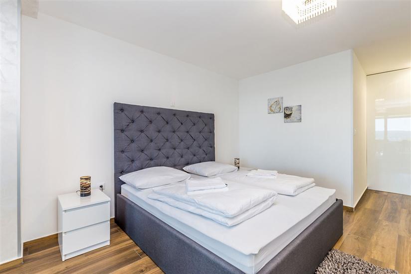 Apartment A1, for 7 persons