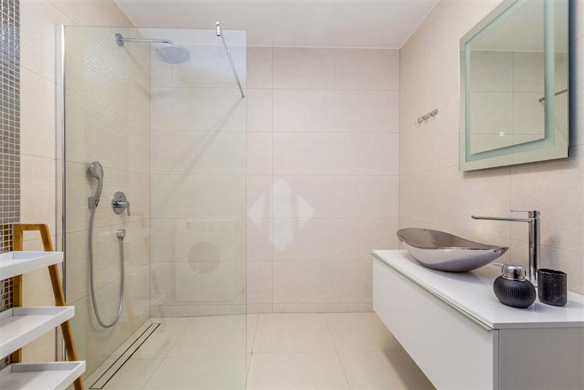 Apartment A1, for 7 persons