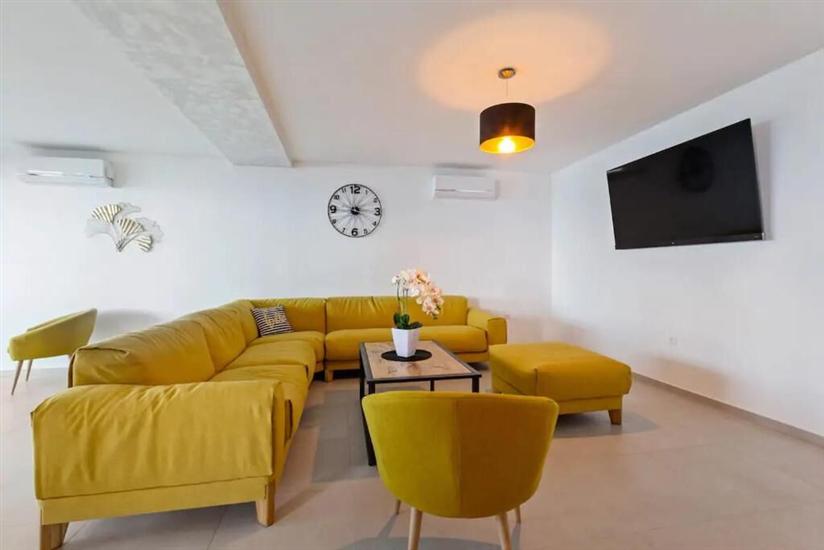 Apartment A2, for 8 persons