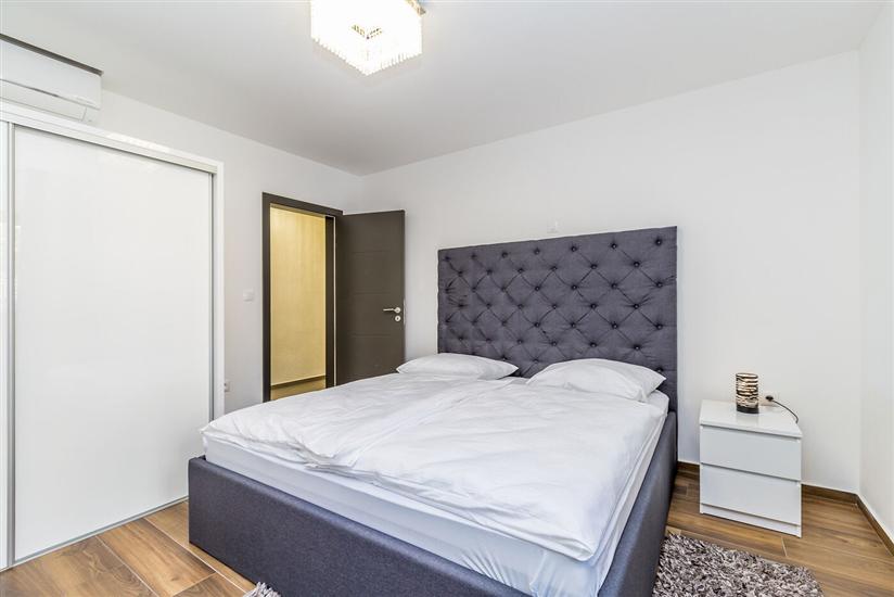 Apartment A2, for 8 persons