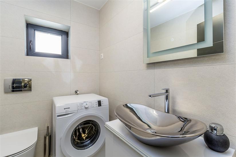 Apartment A2, for 8 persons