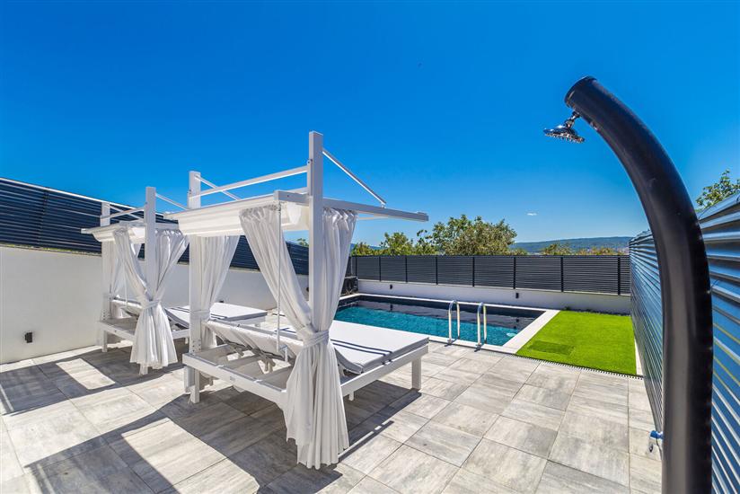 Apartment A2, for 8 persons