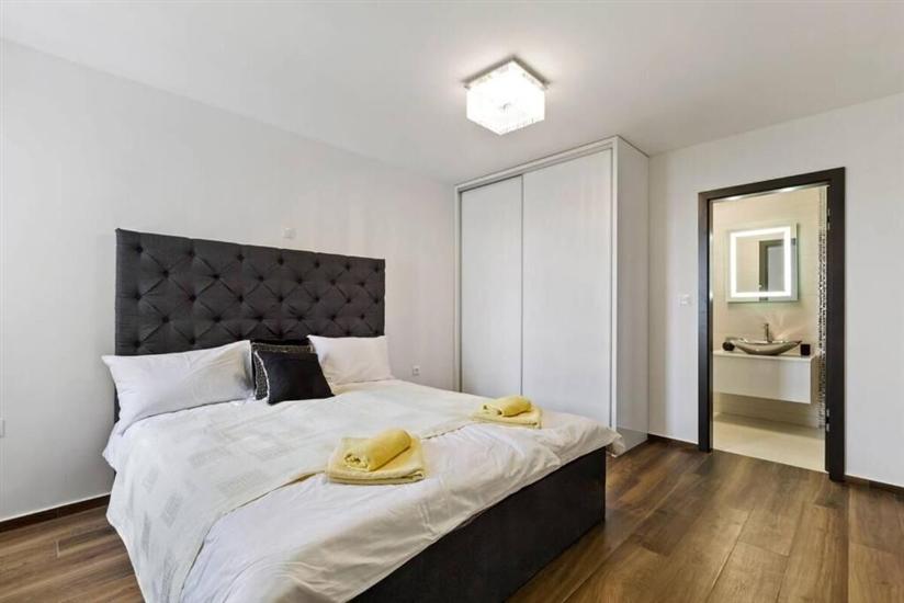 Apartment A3, for 8 persons