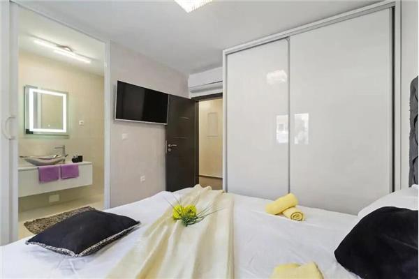 Apartment A2, for 8 persons