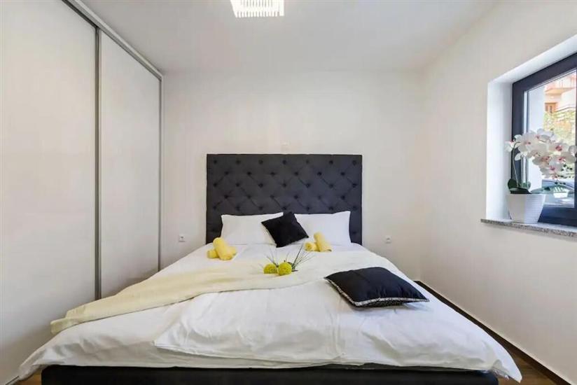 Apartment A2, for 8 persons