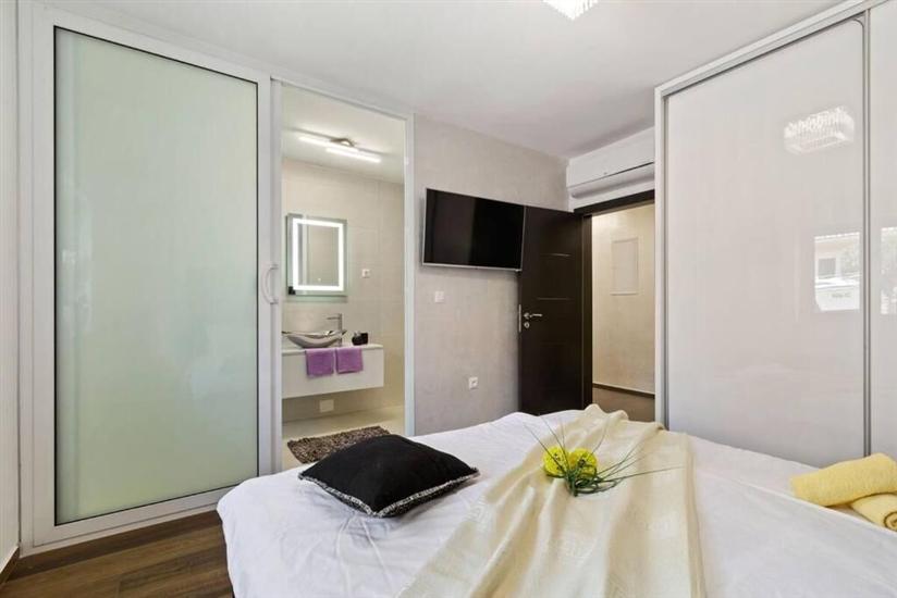 Apartment A3, for 8 persons