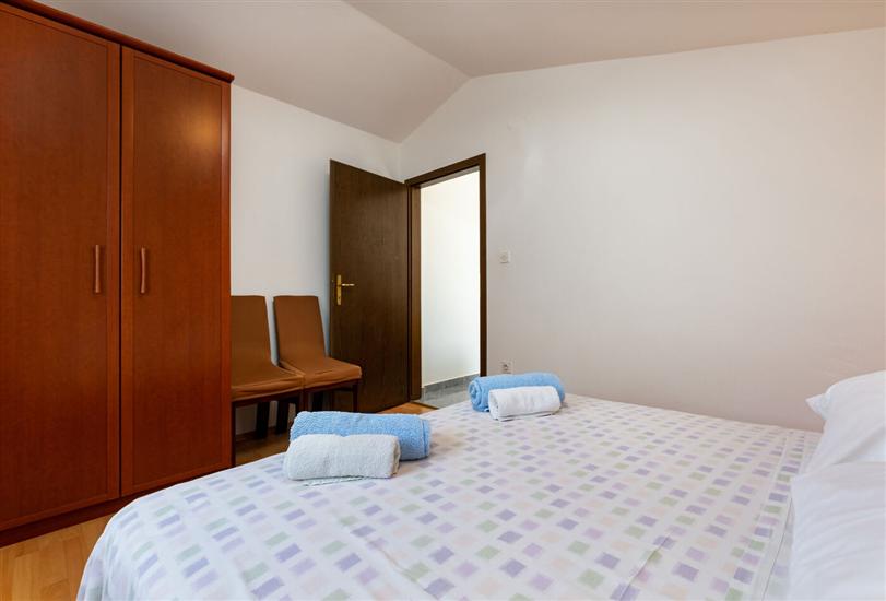 Apartment A7, for 5 persons