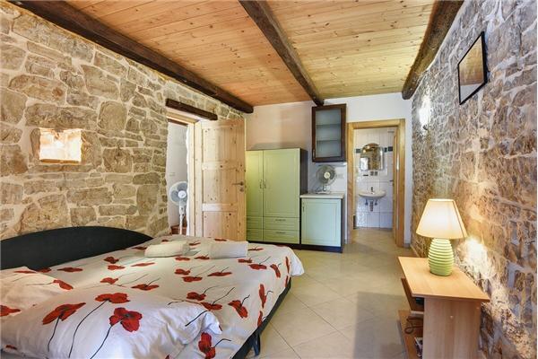 House K1, for 12 persons