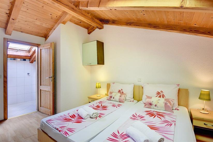 House K1, for 12 persons