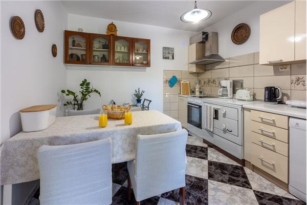 House K1, for 8 persons