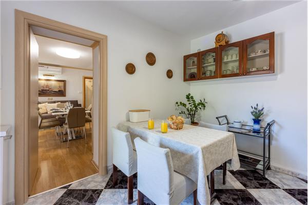 House K1, for 8 persons