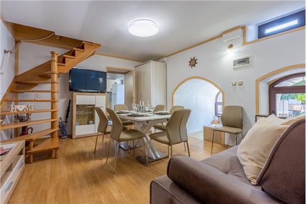 House K1, for 8 persons