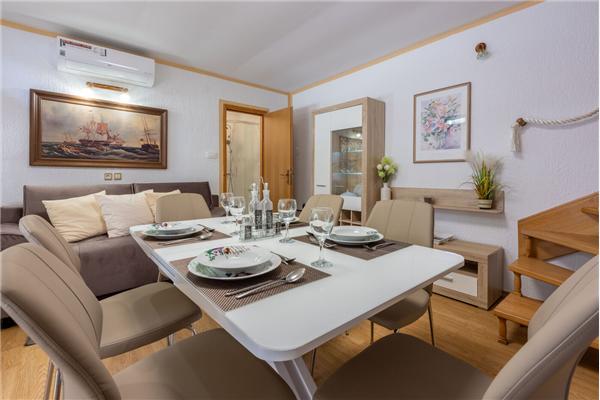 House K1, for 8 persons