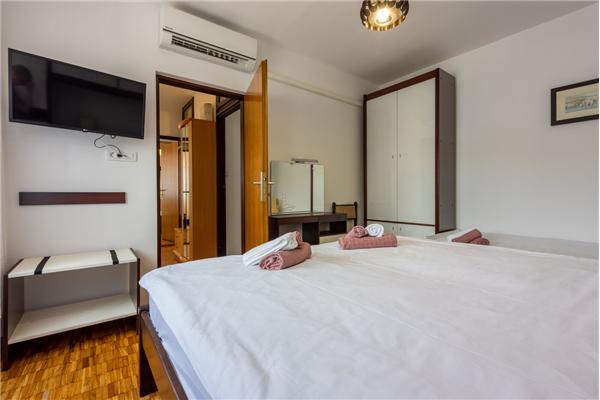 House K1, for 8 persons