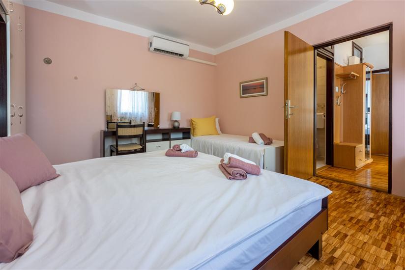 House K1, for 8 persons