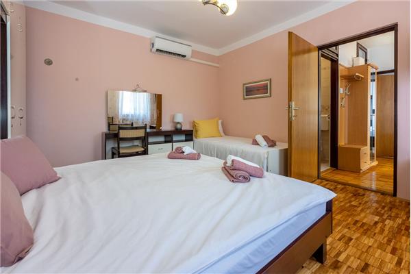 House K1, for 8 persons