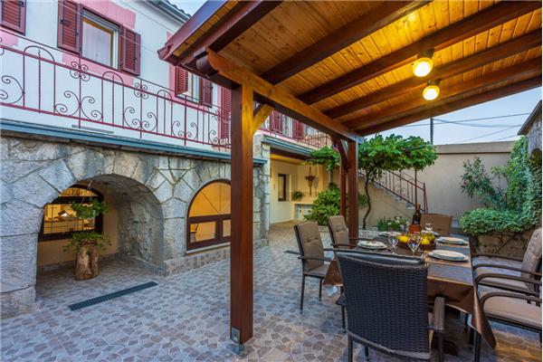 House K1, for 8 persons