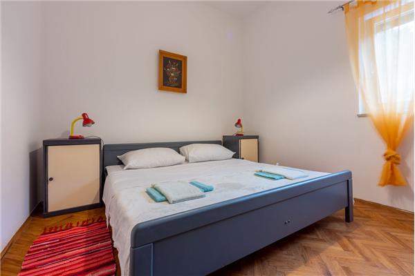 Apartment A1, for 5 persons