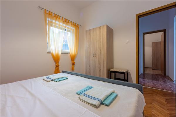 Apartment A1, for 5 persons