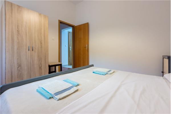 Apartment A1, for 5 persons