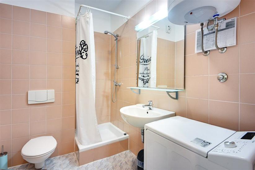 Apartment A4, for 3 persons