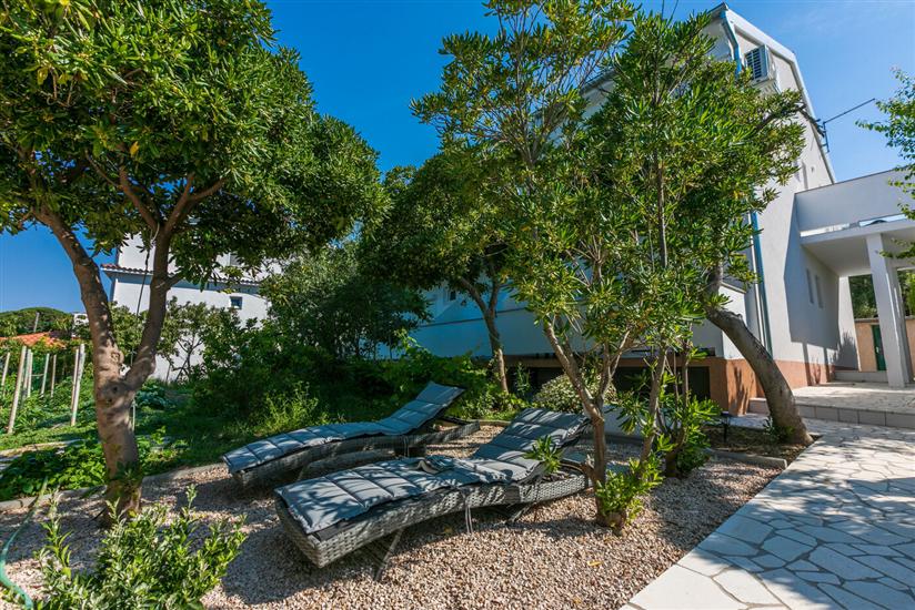 Apartments and Rooms Bianca