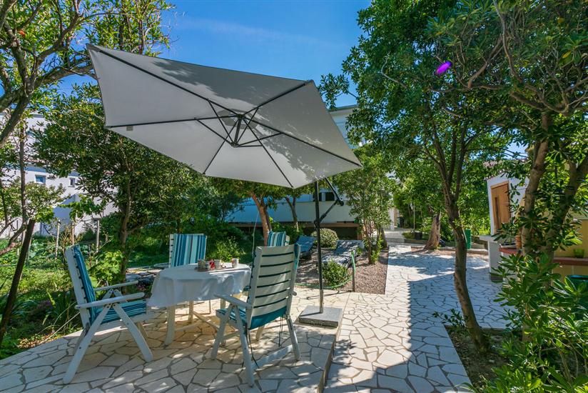 Apartments and Rooms Bianca