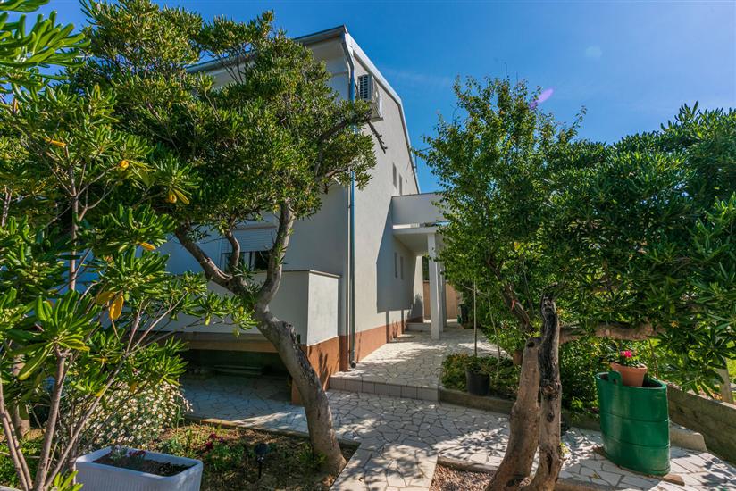 Apartments and Rooms Bianca