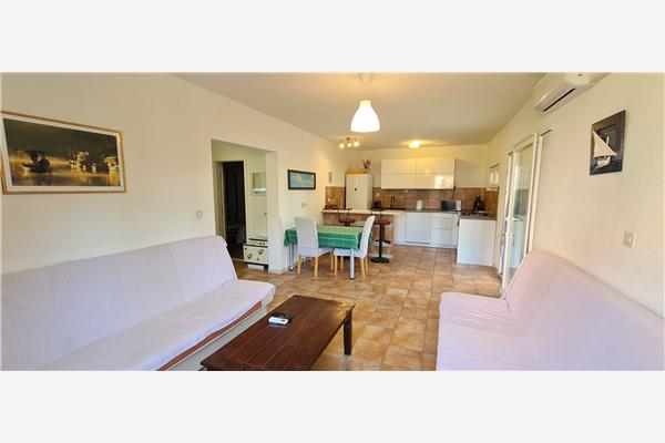 Apartment A1, for 6 persons