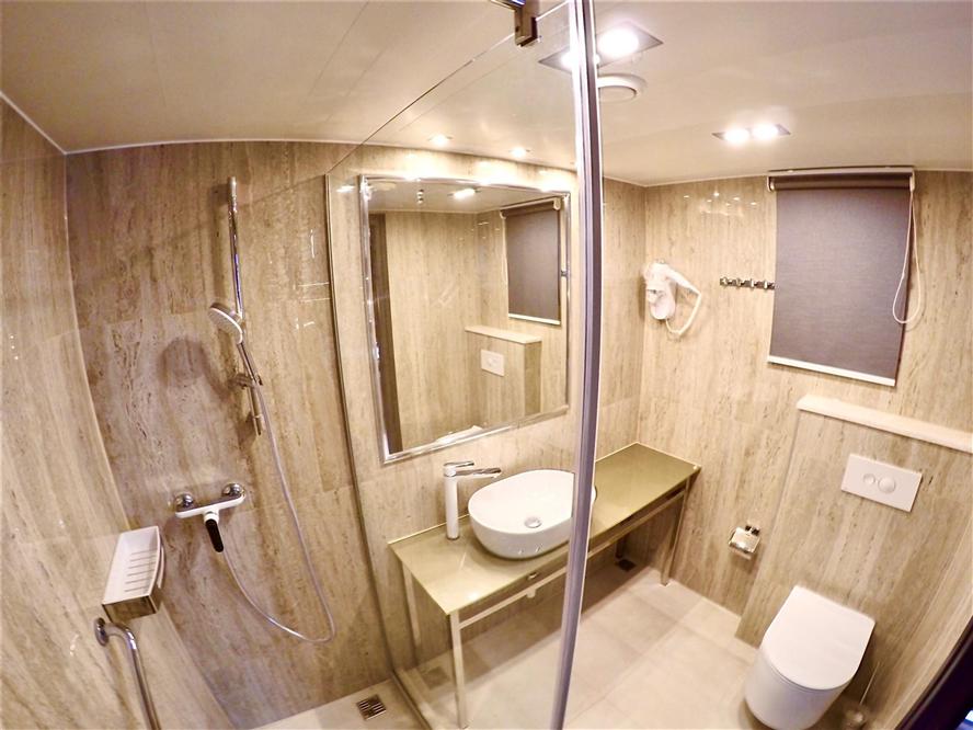 Luxury-small-cruise-ship-Rhapsody-bathroom