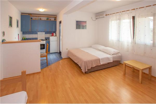 Apartment A2, for 4 persons