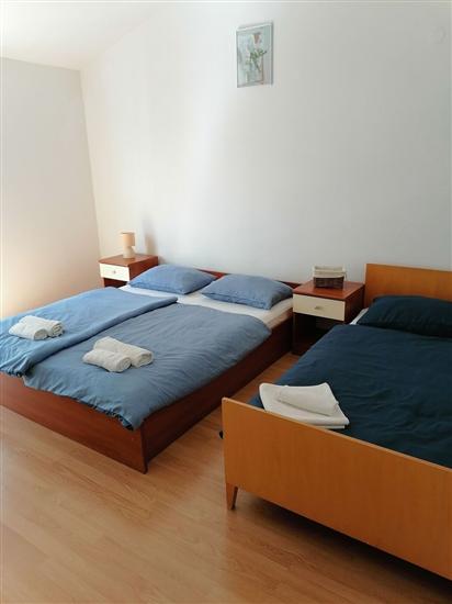 Apartment A2, for 5 persons
