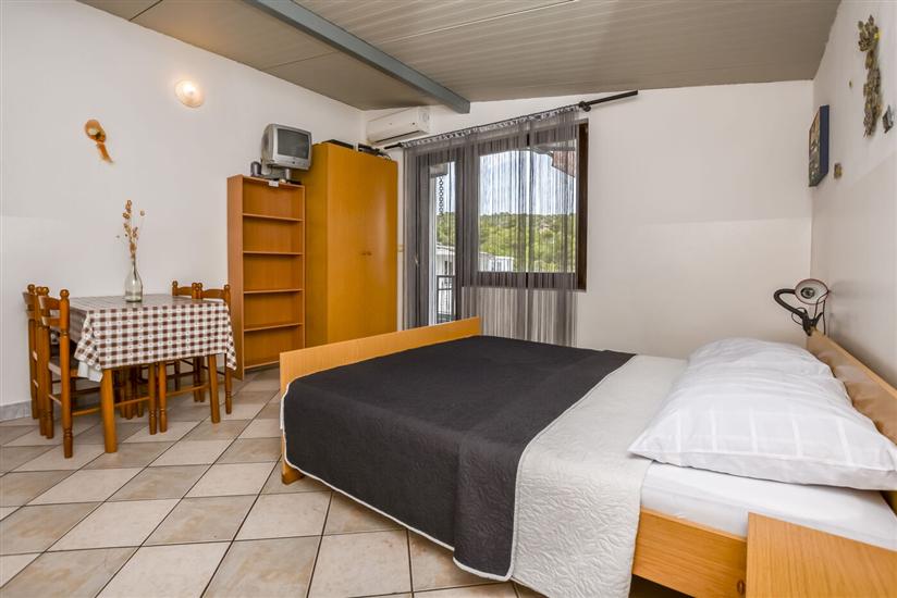 Apartment A7, for 2 persons