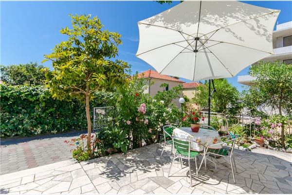 Apartment A1, for 5 persons