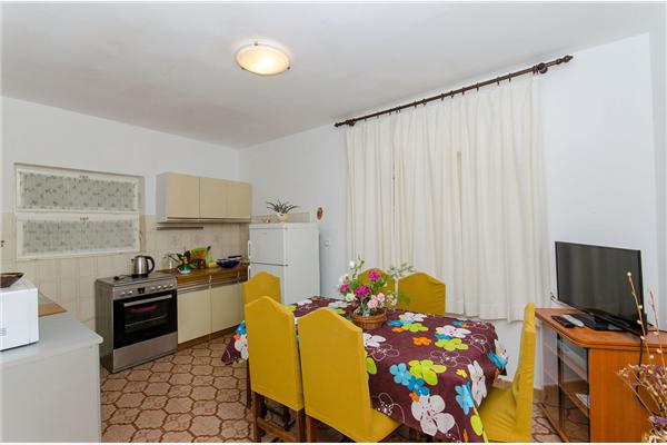 Apartment A1, for 5 persons