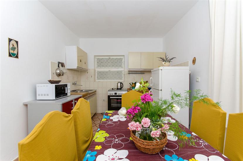 Apartment A1, for 5 persons