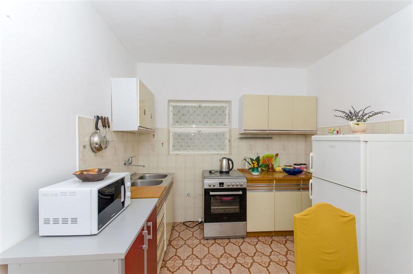 Apartment A1, for 5 persons