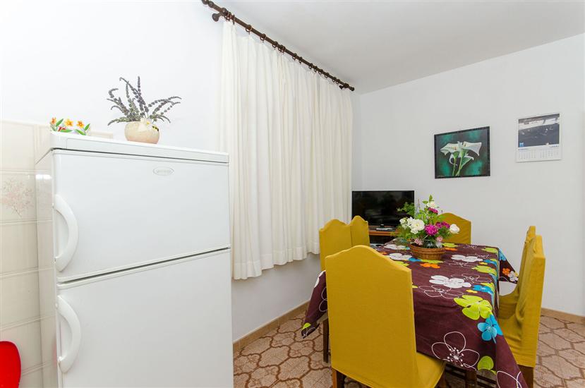 Apartment A1, for 5 persons