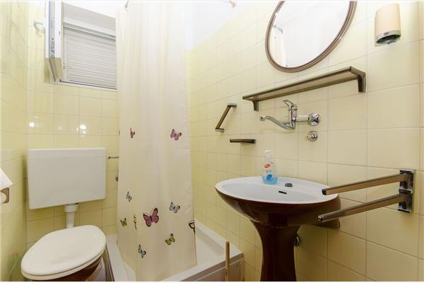 Apartment A1, for 5 persons