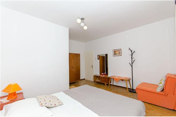 Apartment A1, for 5 persons