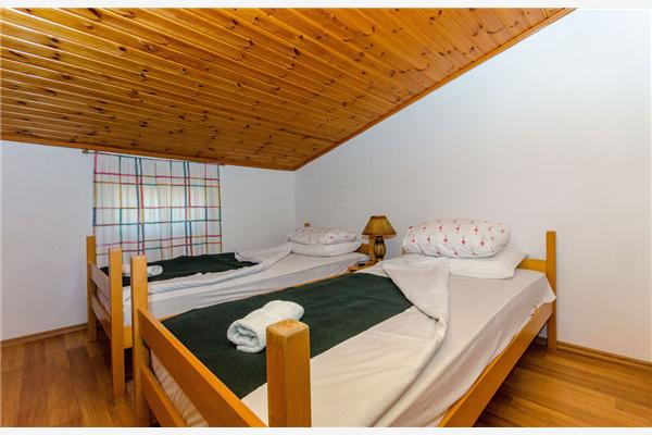 Apartment A1, for 10 persons